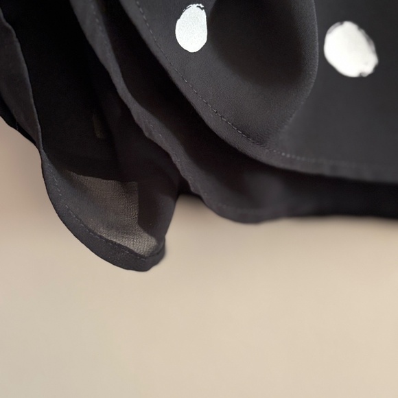 $9🎅🏼 Reitmans Black with Peach & White Polkadot Double Lined Camisole Blouse - Picture 7 of 12